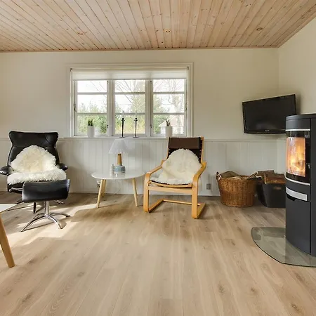 Four-bedroom Holiday In * Hals