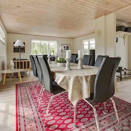 Four-bedroom Holiday In * Hals